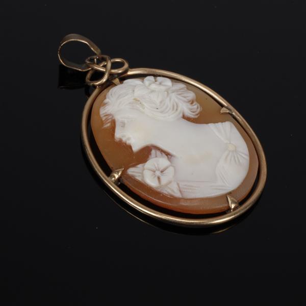 Appraisal: Antique Victorian Classical Shell Cameo K Yellow Gold Pendant dwt