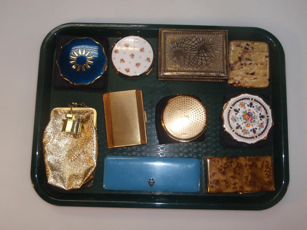 Appraisal: Five assorted compacts three further cases purse and a gilt