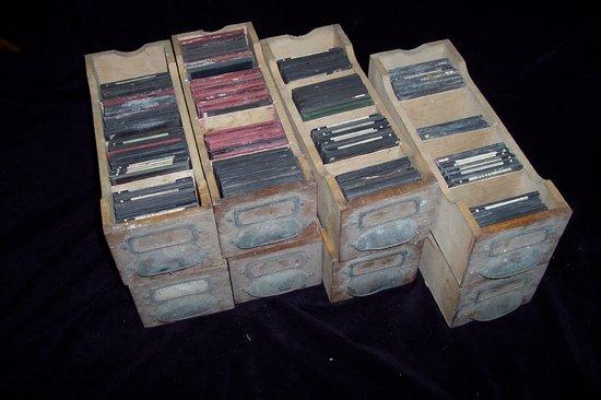 Appraisal: A large collection of photographic lantern slides mainly topographical views