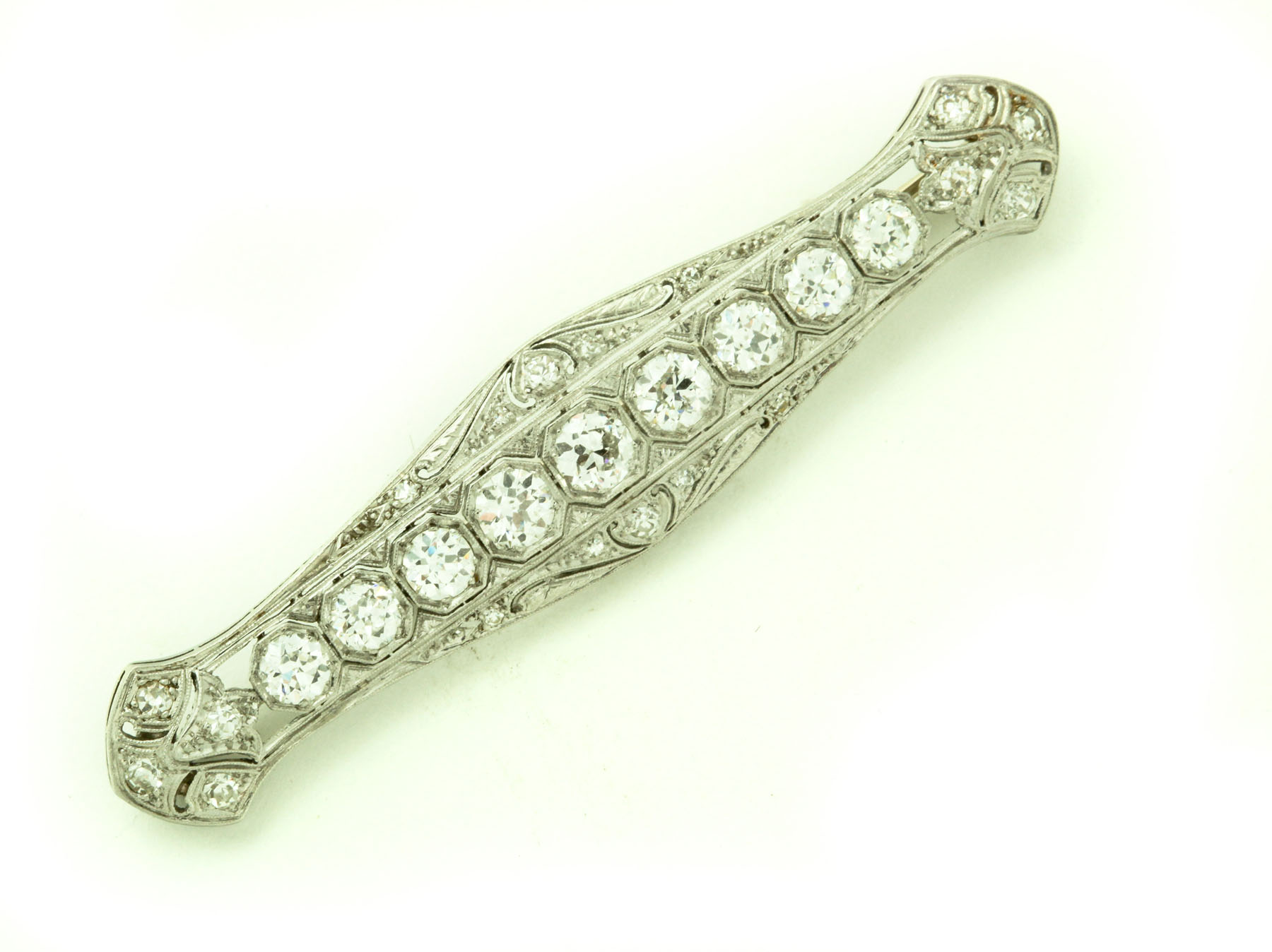 Appraisal: DIAMOND BAR PIN Early th century Platinum Edwardian center set