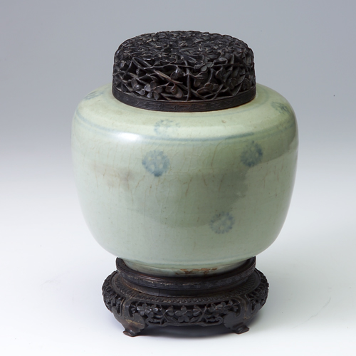 Appraisal: Chinese th c porcelain vase with celadon crackled glaze over