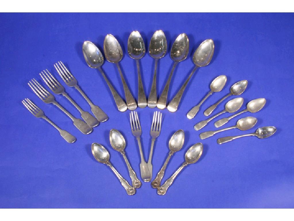 Appraisal: A LARGE QUANTITY OF MIXED FLATWARE comprising a set of