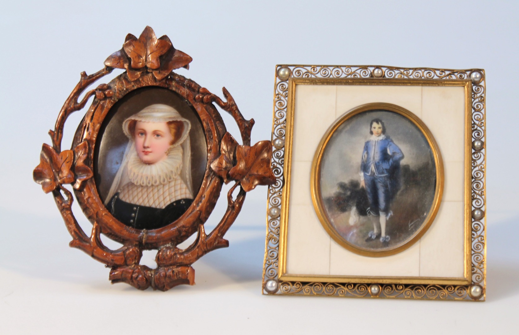 Appraisal: A thC Vienna portrait plaque of a lady quarter profile