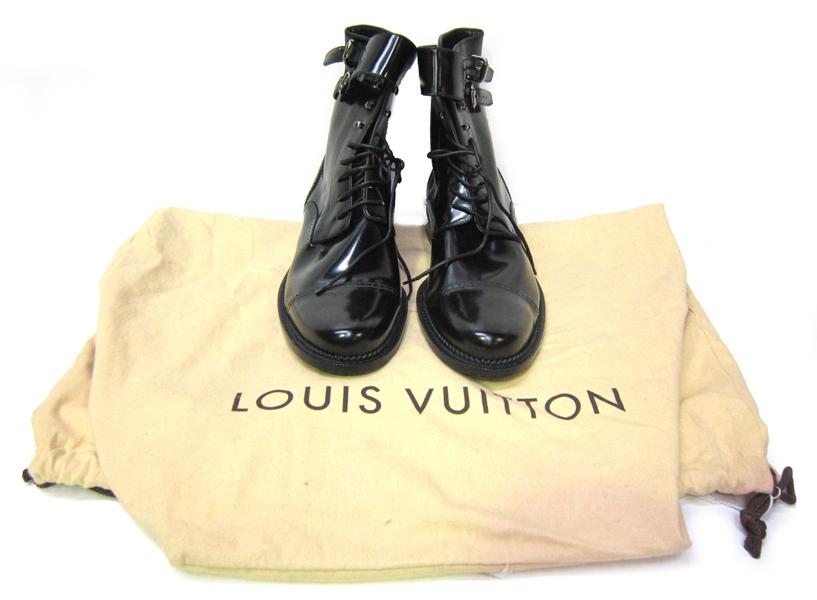 Appraisal: A PAIR OF LOUIS VUITTON MENS PATENT BLACK LEATHER ANKLE