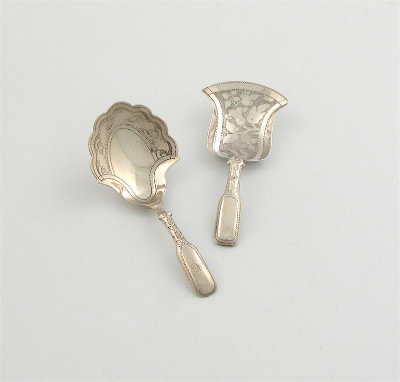 Appraisal: A George IV silver caddy spoon