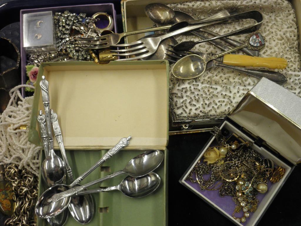 Appraisal: A quantity of mainly costume jewellery a facetted silver napkin