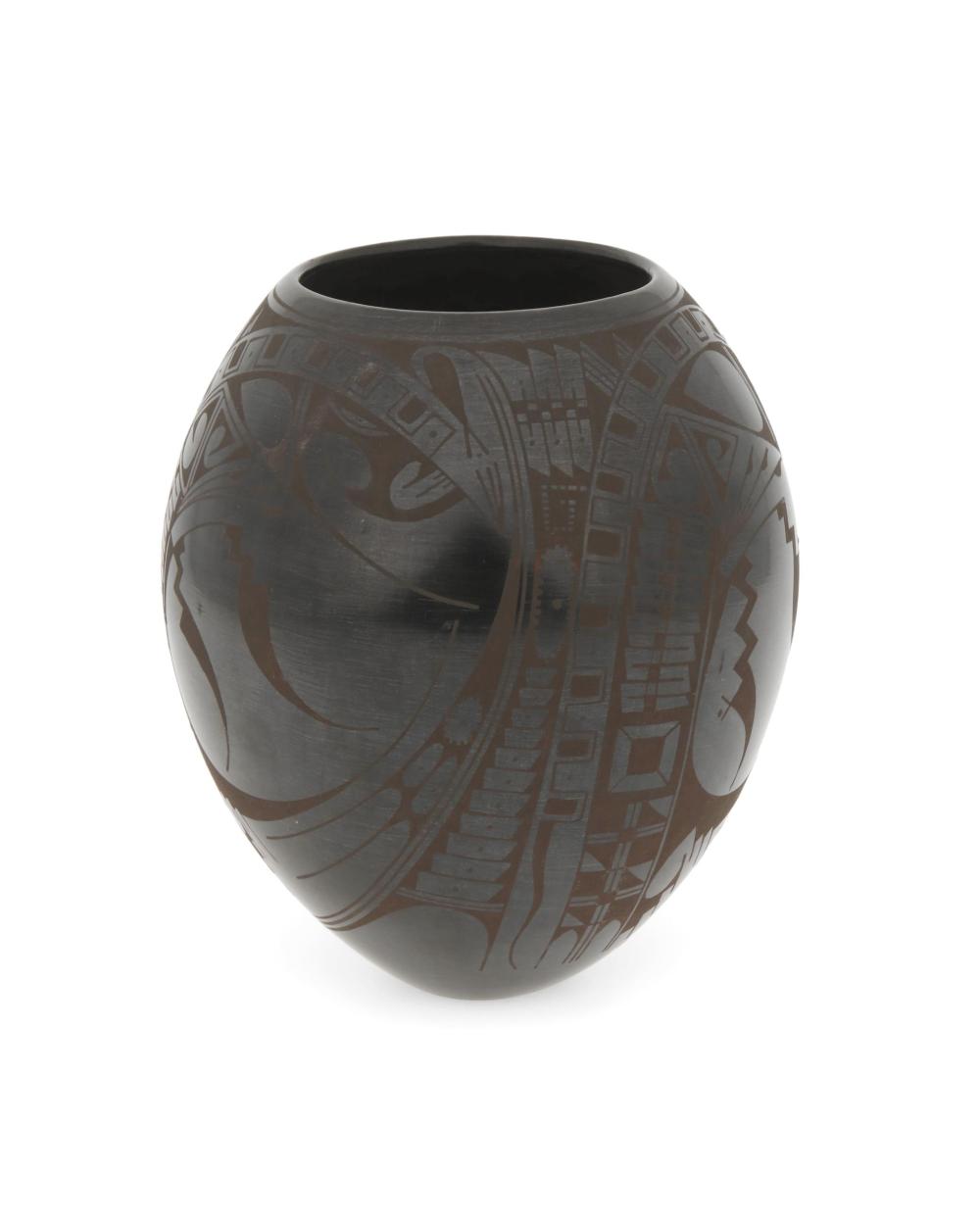 Appraisal: A Mata Ortiz blackware pottery vessel st Century Mata Ortiz