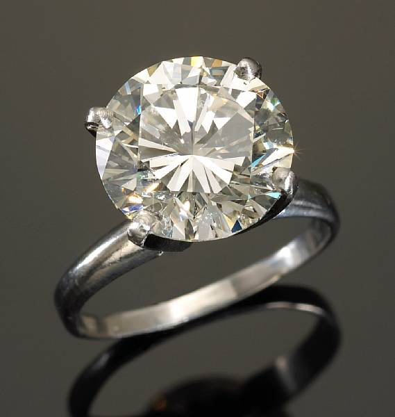 Appraisal: A diamond and platinum solitaire ring the Tiffany style mount