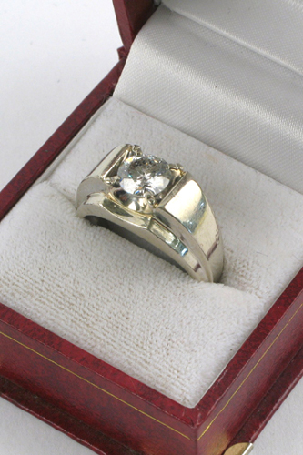 Appraisal: MAN'S DIAMOND AND WHITE GOLD RING with appraisal The k