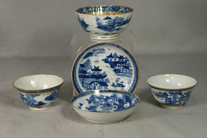 Appraisal: Ayudhya River porcelain tea bowls with another early tea bowl