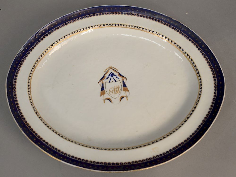 Appraisal: Chinese export oval tray having blue and gilt border decorated