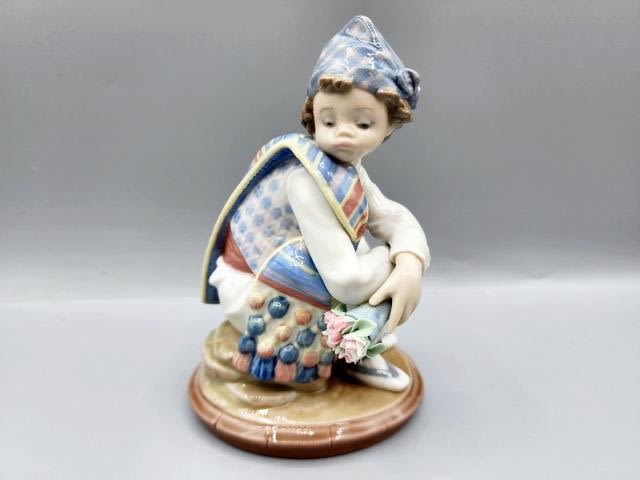 Appraisal: Lladro Valencian Bouquet in its Original Box Measures about x