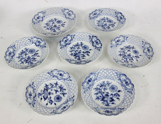 Appraisal: Seven Meissen outside decorated onion pattern plates various sizes and