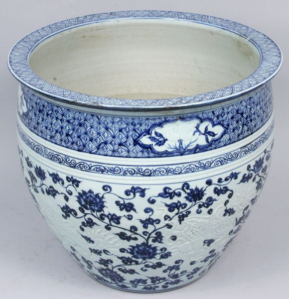 Appraisal: th Century Chinese blue and white porcelain jardiniere h x