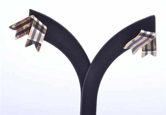 Appraisal: A PAIR OF BOW DESIGNER EARRINGS IN CT GOLD SIGNED