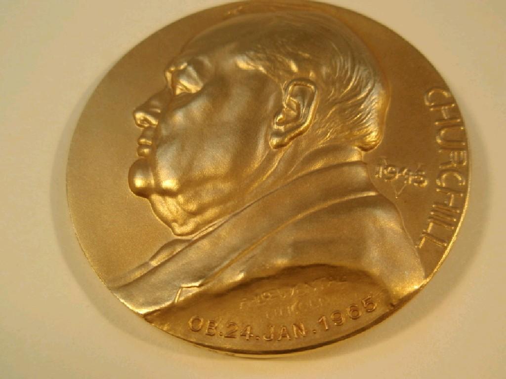 Appraisal: A Churchill commemorative ct gold medallion one of a limited