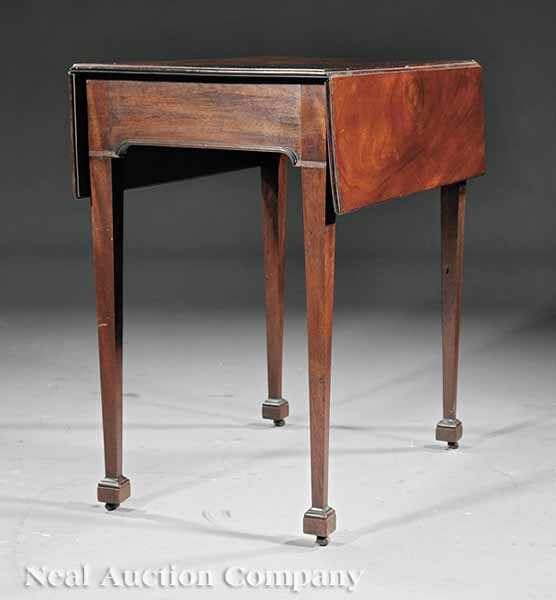 Appraisal: A Small English Mahogany Drop-Leaf Side Table early th c