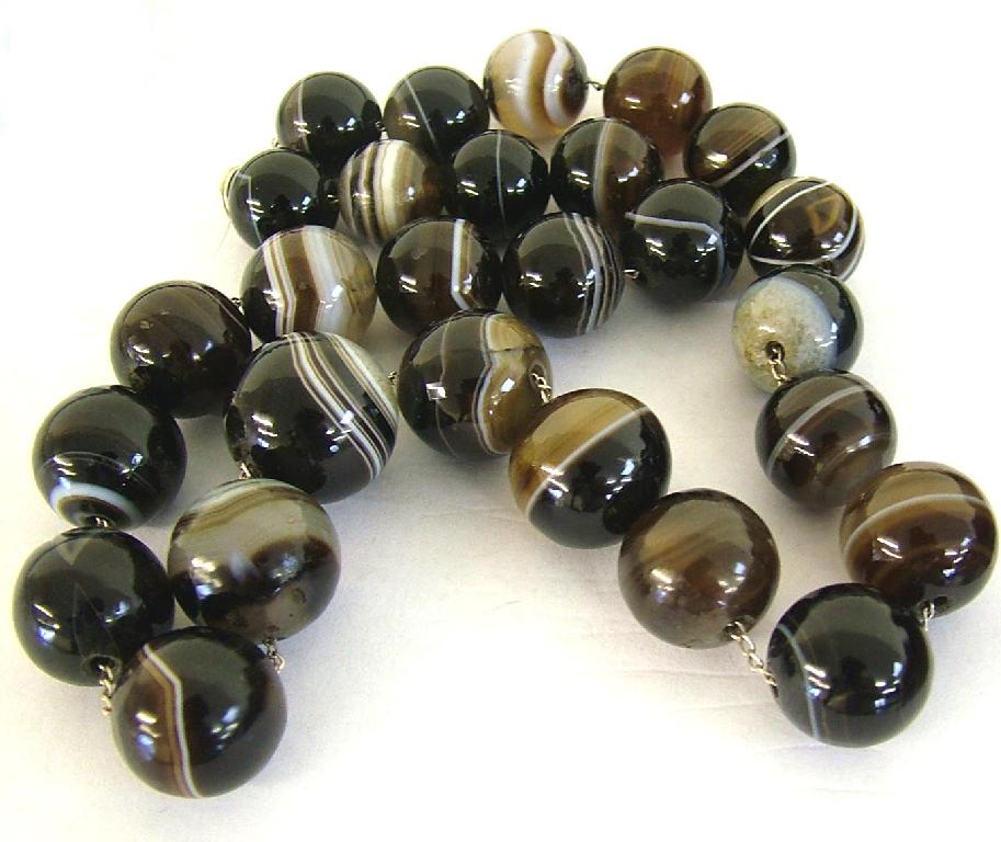 Appraisal: Graduated onyx bead necklace