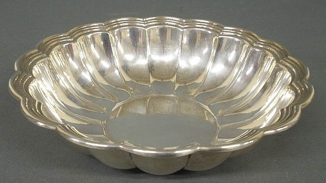 Appraisal: - Sterling silver lobed centerpiece bowl by Gorham h x