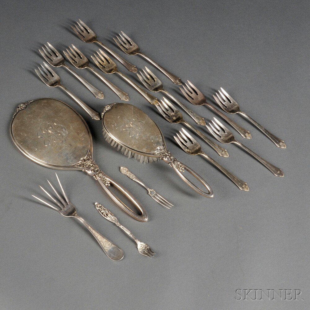 Appraisal: Fifteen Pieces of American Sterling Silver Flatware th century twelve