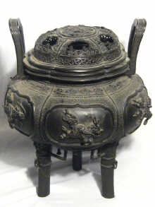 Appraisal: A Chinese th century cast bronze brazier censer on three