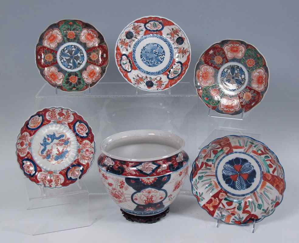 Appraisal: COLLECTION OF ANTIQUES IMARI BOWLS To include low bowls in