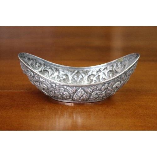 Appraisal: Thai Sena sterling repousse bowl impressed to base approx cm