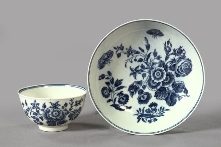 Appraisal: Dr Wall Worcester Blue and White Porcelain Tea Bowl and