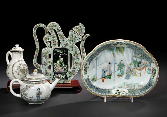 Appraisal: Chinese Export Porcelain Small Pitcher and Cover th century the