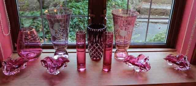 Appraisal: A QUANTITY OF CRANBERRY GLASSWARE a pair of vases four