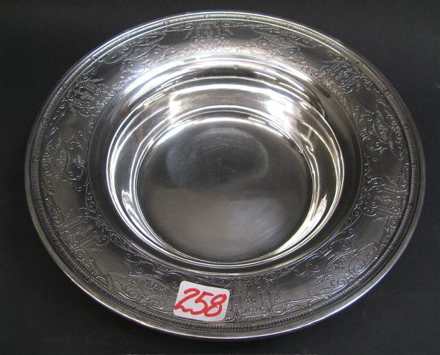 Appraisal: INTERNATIONAL STERLING SILVER ROUND BOWL - D having a wide