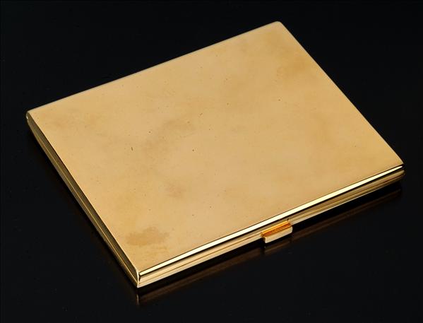 Appraisal: An carat gold rectangular plain cigarette case by Dianoor Jewels