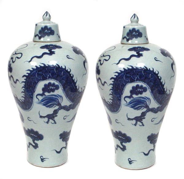 Appraisal: A pair of Chinese blue and white ginger jars with