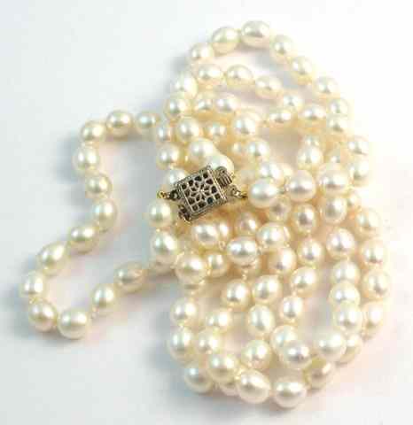 Appraisal: DOUBLE STRAND PEARL NECKLACE strung with two strands of well