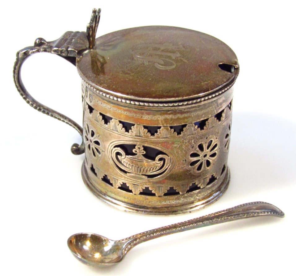 Appraisal: A Victorian silver mustard pot of cylindrical part pierced outline