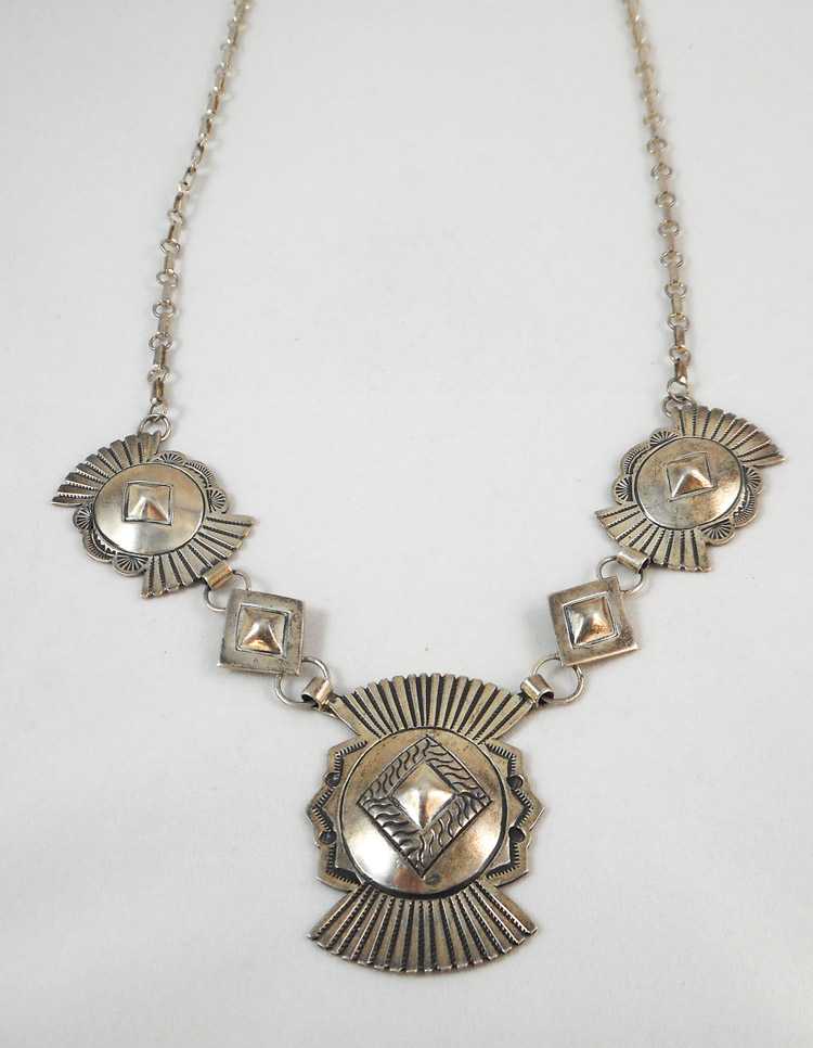 Appraisal: SOUTHWEST NATIVE AMERICAN STERLING NECKLACE measuring to inches in length