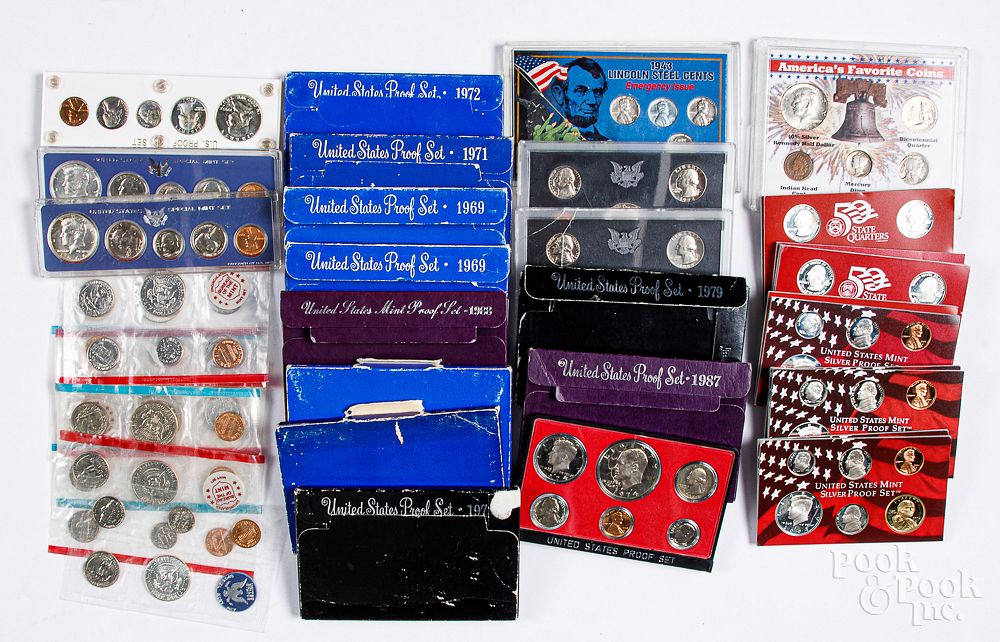 Appraisal: US coin sets US coin sets to include one three