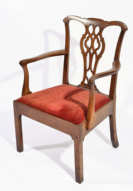 Appraisal: A TH CENTURY MAHOGANY ELBOW CHAIR with splat back and