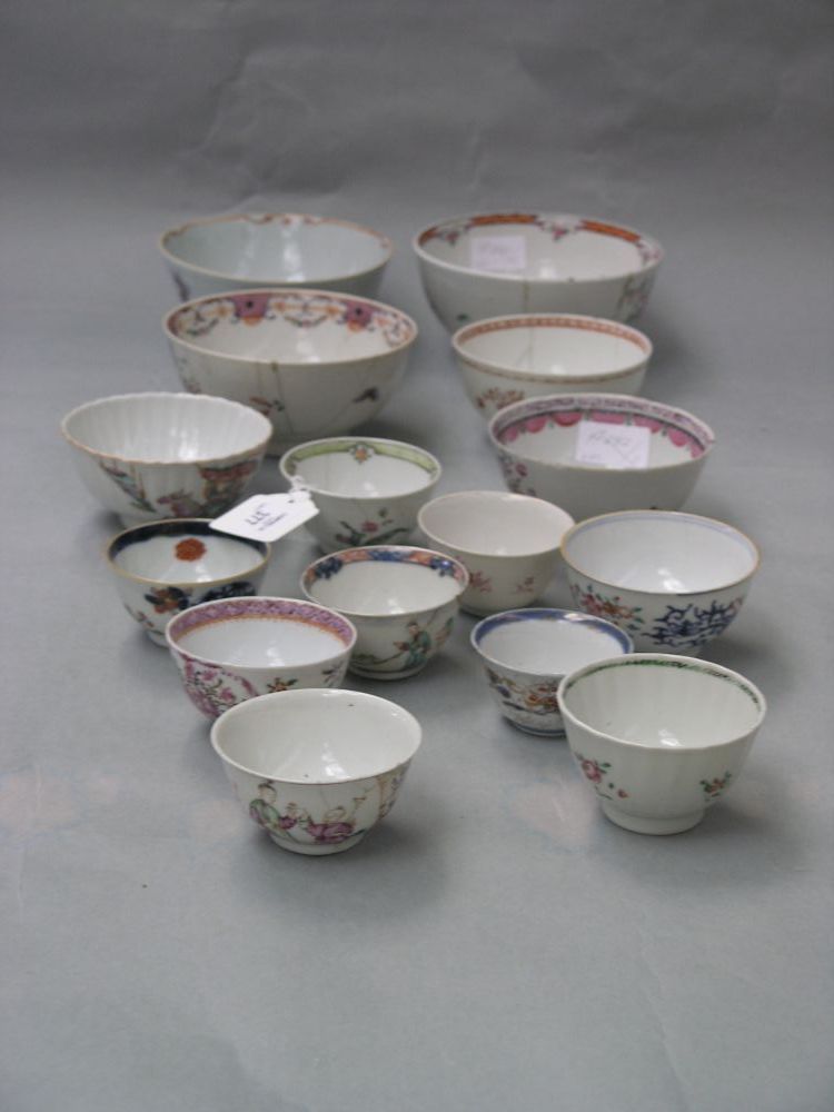 Appraisal: An assortment of th century and later Chinese ceramics three