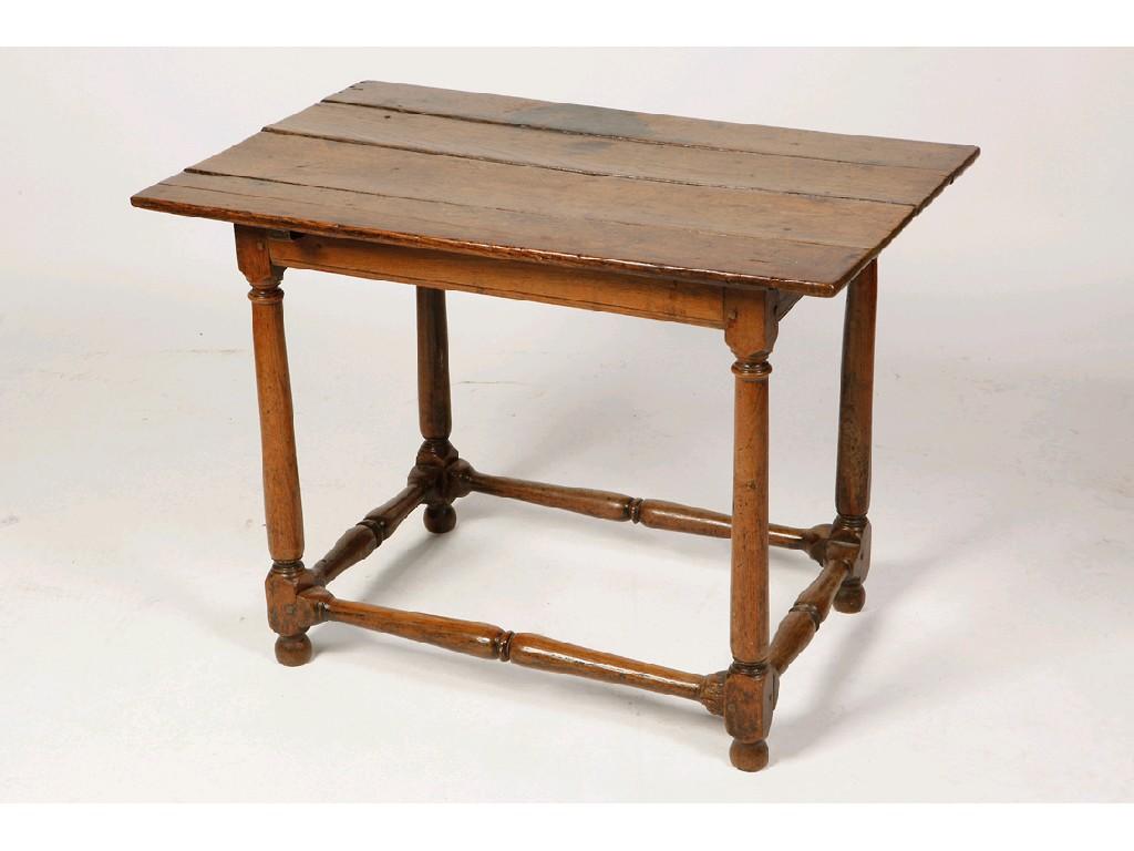 Appraisal: AN EARLY TH CENTURY OAK SIDE TABLE the plank construction