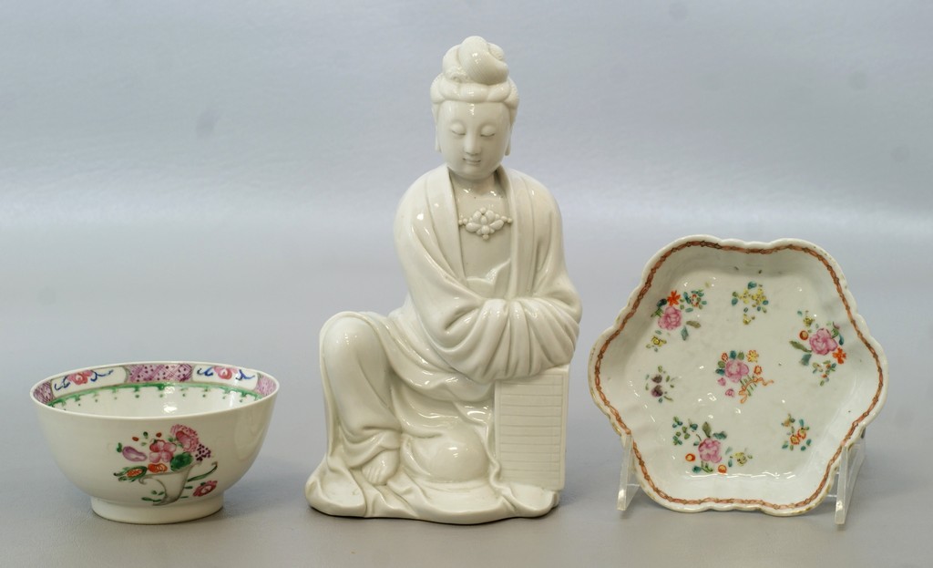 Appraisal: pcs Chinese Export Porcelain including a Famille Rose Teapot stand