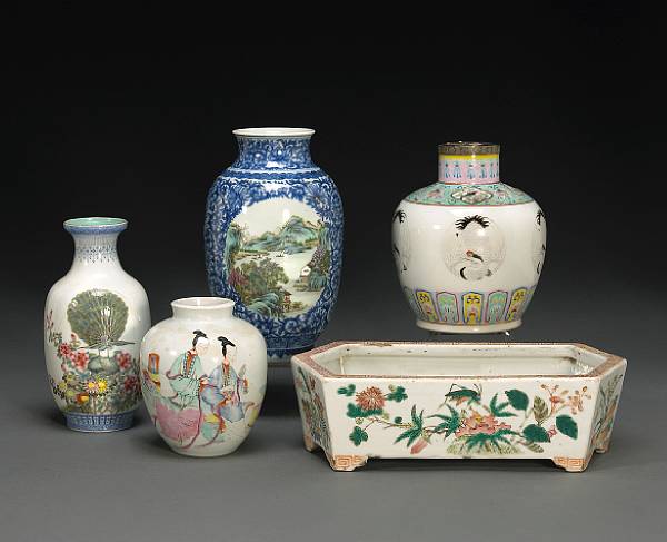 Appraisal: A group of five polychrome enameled porcelain containers Including a