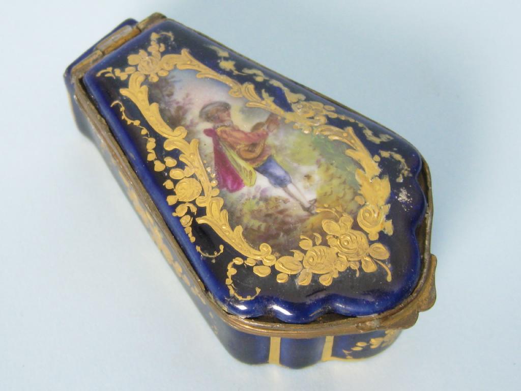 Appraisal: A French porcelain Snuff Box in the form of a