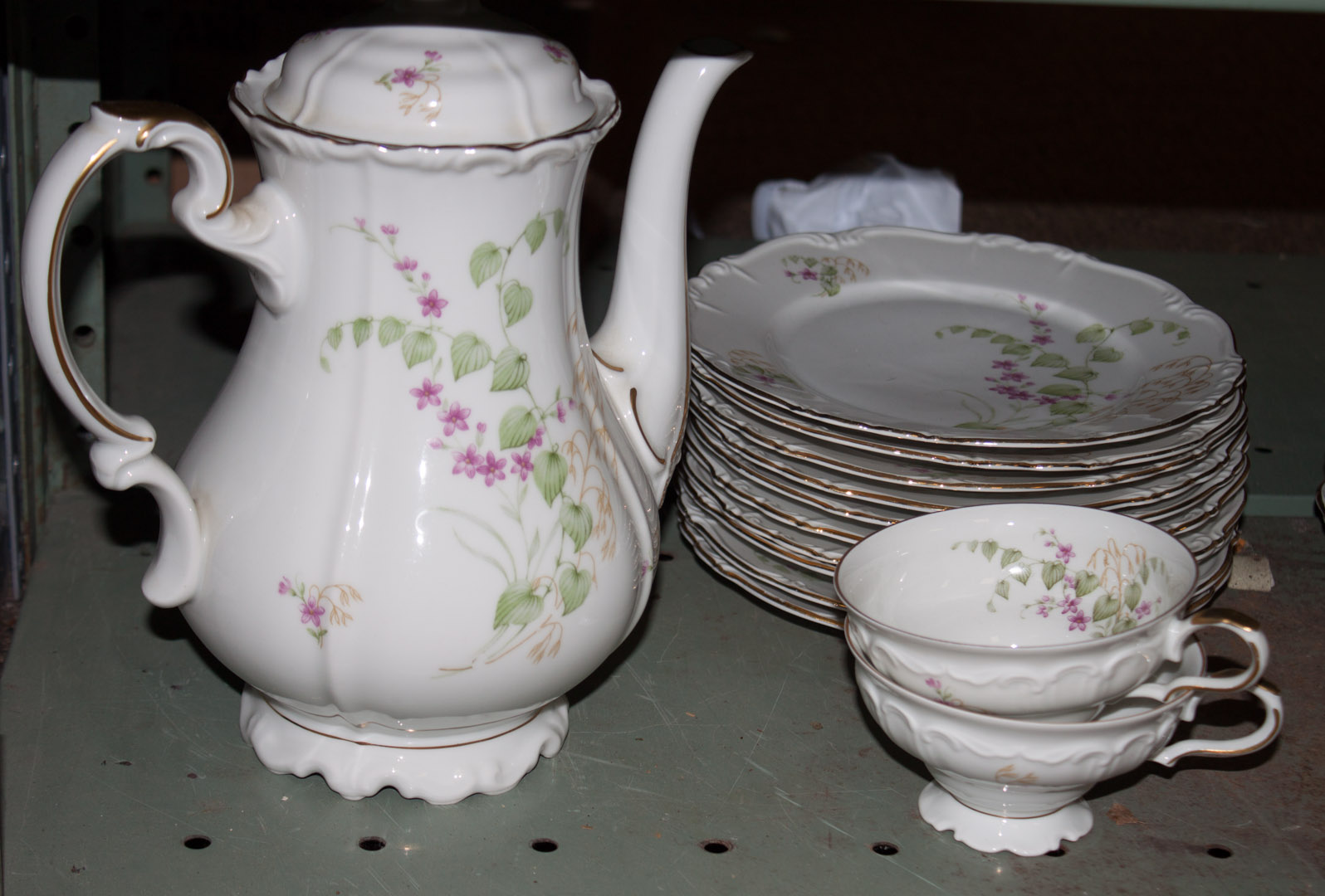 Appraisal: Partial Bavarian dinner service