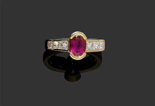 Appraisal: RUBY AND DIAMOND RING Yellow gold Casual-elegant ring the top