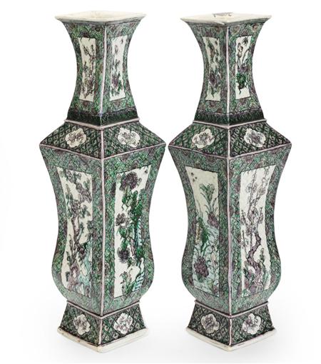 Appraisal: PAIR OF CHINESE PORCELAIN FAMILLE VERTE VASES TH TH CENTURY