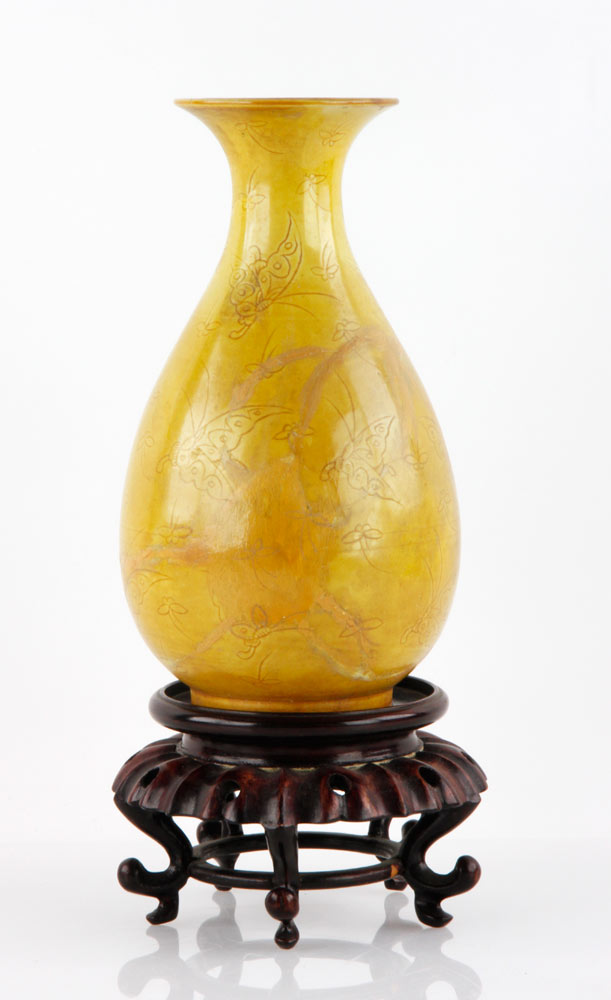 Appraisal: - th C Style Chinese Vase th century style Chinese