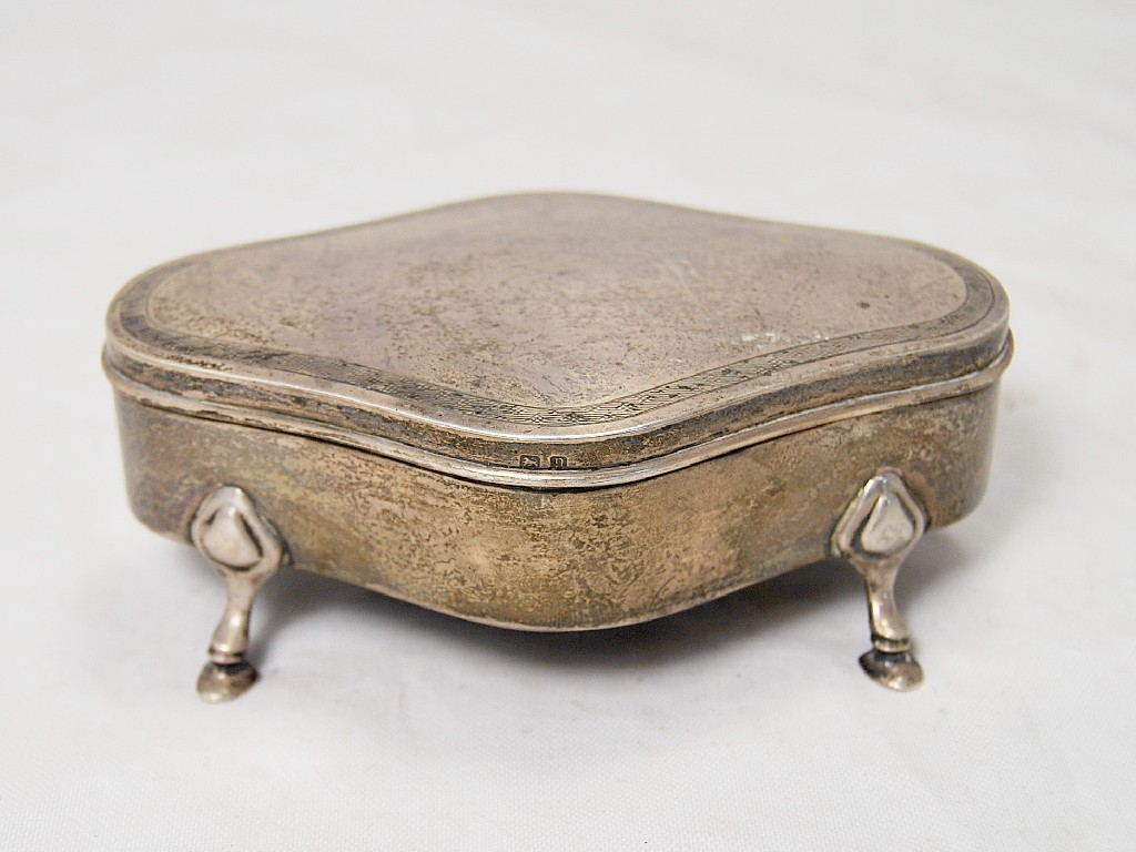 Appraisal: Edwardian silver trinket box on four Art Nouveau style feet