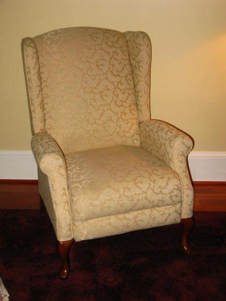 Appraisal: Pair of Upholstered La-Z- Boy Wing Chair Recliners Queen Anne