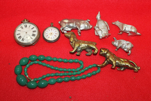 Appraisal: A SMALL COLLECTION OF MISCELLANEOUS including cast animals a Continental